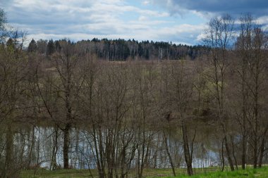 Cloudy spring day on the Likova river.