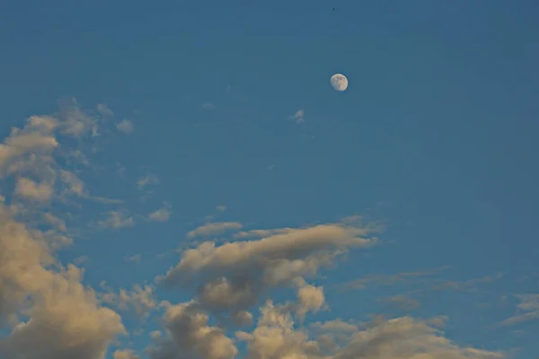 Lua Nuvens Céu Noite — Fotografia de Stock