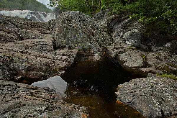 Lastre Roccia Pietre Sul Fiume Titovka Regione Murmansk Russia — Foto Stock