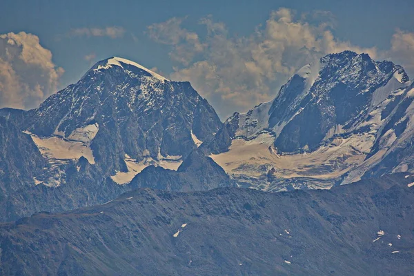 Elbrus Dağı Civarındaki Büyük Azu Buzulunun Manzarası — Stok fotoğraf