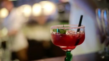 barda berry soğutucu kokteyl kırmızı kokteyl