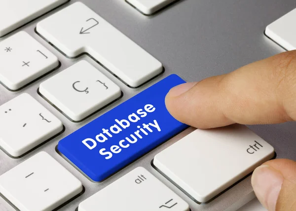 Datenbank Sicherheit Auf Blauem Schlüssel Der Metallischen Tastatur Geschrieben Tastendruck — Stockfoto