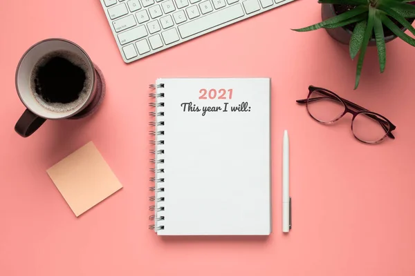 Στοκ Φωτογραφία Του 2021 Νέο Έτος Σημειωματάριο Έτοιμο Γράψει Τους — Φωτογραφία Αρχείου