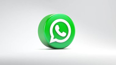 Valencia, İspanya - Mart 2021 WhatsApp simgesi 3 boyutlu görüntüleme ile beyaz bir arkaplanda izole edildi. WhatsApp bir çevrimiçi sosyal medya ağıdır. Sosyal medya mesajlaşma uygulaması