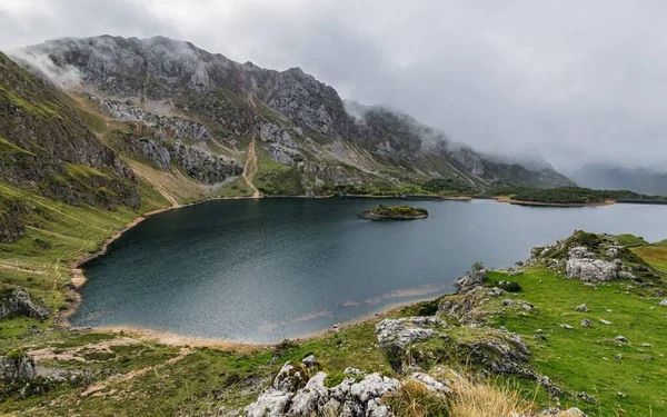 Der See Lago Del Valle Nationalpark Somiedo Asturien Spanien Einem — Stockfoto