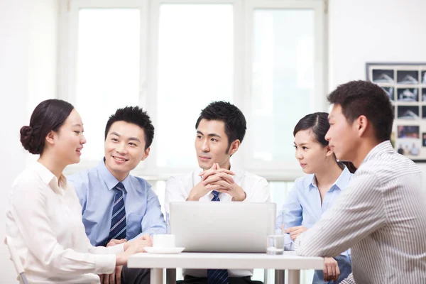 Group of business people discussing in office — Stock Photo, Image