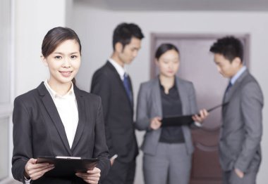 Ofis portresindeki bir grup iş adamı
