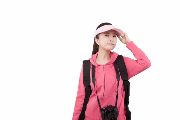 Portret van een jonge vrouw met camera, met backpacker — Stockfoto