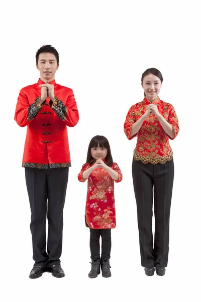 Retrato de hija con padres en trajes Tang — Foto de Stock