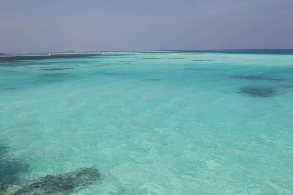Мальдивские моря крупным планом — стоковое фото
