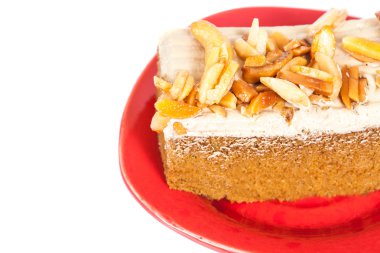 Kaşu somun beyaz zemin üzerine kahve kek