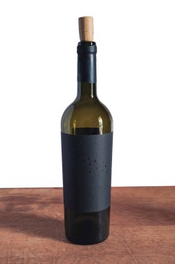 Açılmış şarap şişelerini kapatın..