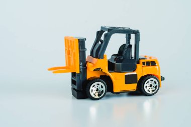 İnşaat araçları ve ağır makineler. Sanayi araçları sarı forklift..