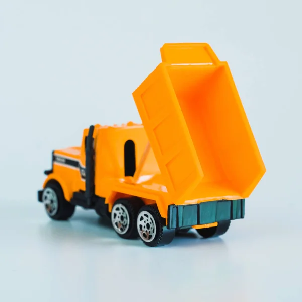 建設車両や重機 産業車両黄色ダンプトラック — ストック写真