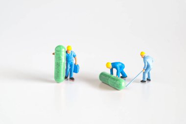 Bitkisel ilaç kapsüllü işçi sayısı, sağlık konsepti.