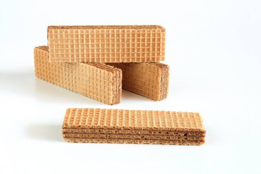 Beyaz arka planda çikolatalı gofretler. gıda sağlığı.