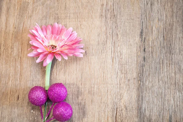 Flowers on wooden — Stock Photo, Image