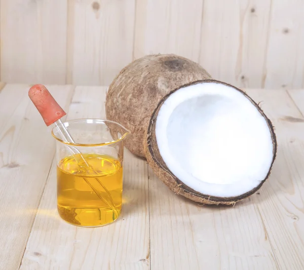 Coconut oil for alternative therapy — Stock Photo, Image