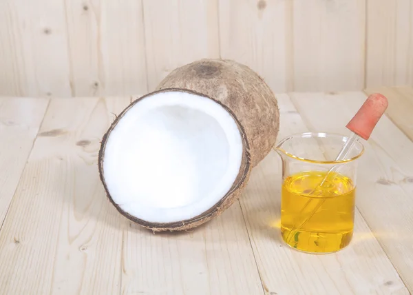 Coconut oil for alternative therapy — Stock Photo, Image