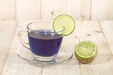 Kelebek bezelye çiçek çay ve kireç 