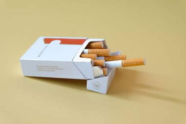 Renkli sigara, sağlık konsepti.