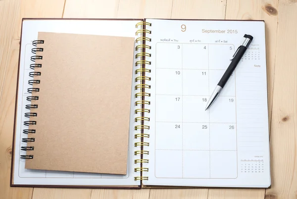 Üres asztali naptár tankönyv — Stock Fotó