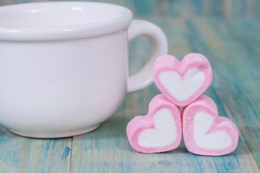 Sevgililer şekerler renk wood.selective odak üzerinde.