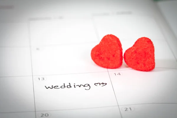 婚礼计划日历和心的形状 — 图库照片