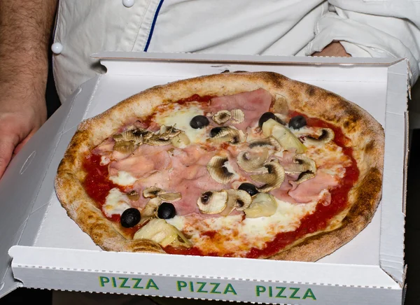 Pizza zum Mitnehmen — Stockfoto