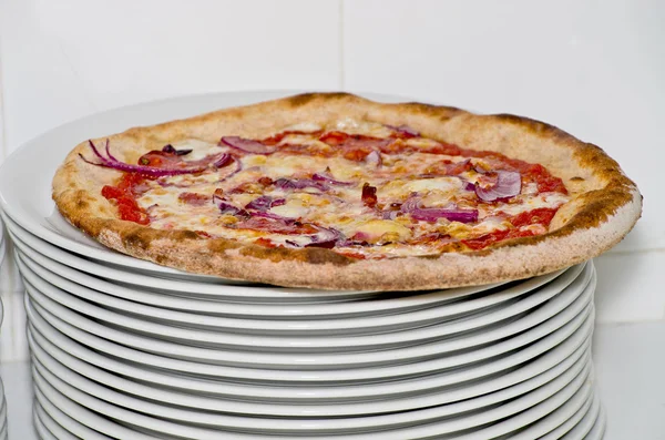 Pizza italiana clásica — Foto de Stock