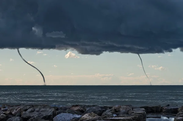 Tornados sobre o mar Mediterrâneo — Fotografia de Stock
