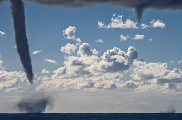 Торнадо над Середземним морем — стокове фото