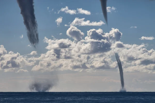 Tornados sobre el mar Mediterráneo — Foto de Stock