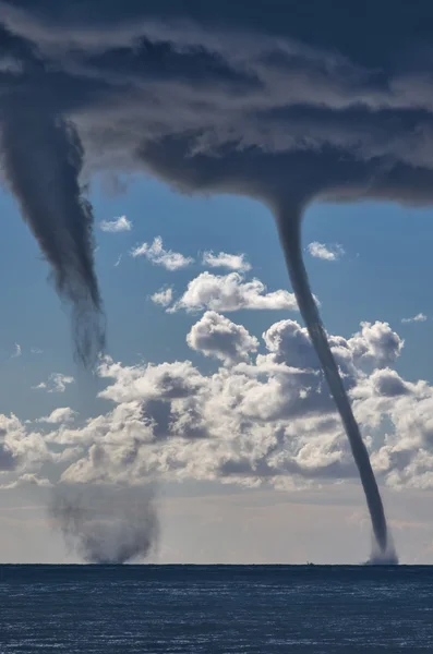 Tornados sobre o mar Mediterrâneo — Fotografia de Stock