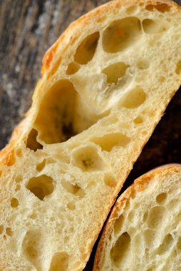 Ciabatta tahtada kesilmiş. Yüksek kalite fotoğraf