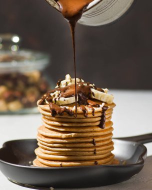 Muzlu, çikolatalı ve fındıklı krep.