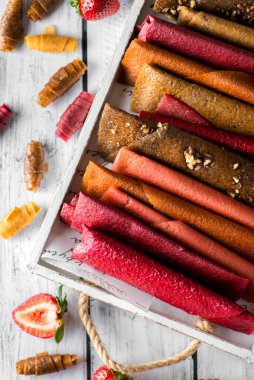 Tahtadaki meyveli ve meyveli pastil.