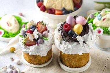 Paskalya pastası ve Paskalya süzme peyniri