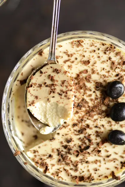 Coffee panna cotta with chocolate — Stock Photo, Image