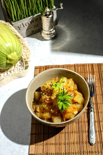Zucchini Sojasauce Mit Sesam Hochwertiges Foto — Stockfoto