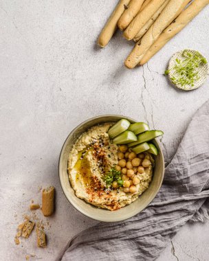 Salatalık ve susam tohumlu humus. Yüksek kalite fotoğraf