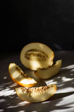 Arka planda doğranmış kavun