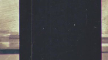 Retro mikrofiş tarama geçişi hem dikey hem de yatay döngülerle yapılır. Biçimlendirilmiş düzenleme, arıza kesme, geçmişe dönük araç gereç kitleri ve kaplama tabanlı hareket grafikleri için ideal.