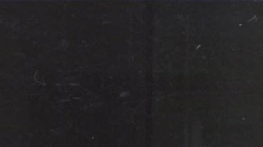 Retro mikrofiş tarama geçişi hem dikey hem de yatay döngülerle yapılır. Biçimlendirilmiş düzenleme, arıza kesme, geçmişe dönük araç gereç kitleri ve kaplama tabanlı hareket grafikleri için ideal.