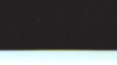 Retro mikrofiş tarama geçişi hem dikey hem de yatay döngülerle yapılır. Biçimlendirilmiş düzenleme, arıza kesme, geçmişe dönük araç gereç kitleri ve kaplama tabanlı hareket grafikleri için ideal.