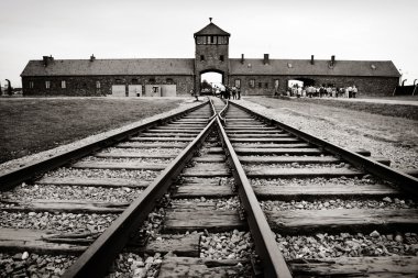 Auschwitz Ölüm kampı
