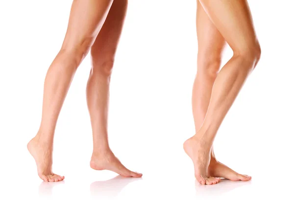 güzel kadın ayakları üzerinde beyaz izole