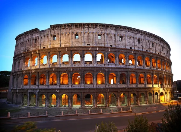 Resterna av antikens Colosseum i Rom — Stockfoto