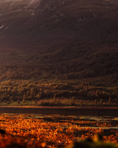 Loch Coucher Soleil Coulée Sur Montagne Sur Loch — Photo