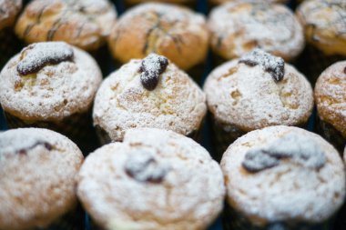Muffins with Powder Sugar & Jelly